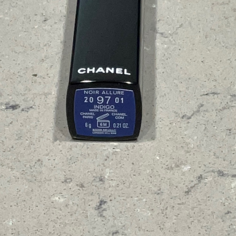 CHANEL Noir Allure Mascara in Indigo - Picture 2 of 3